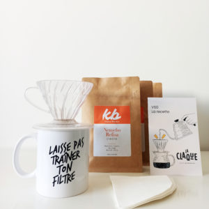 Kit Expérience avec notre mug, 300g café, des filtres, un porte filtre v60 et une carte recette